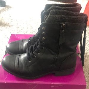Women’s combat boots 🥾
